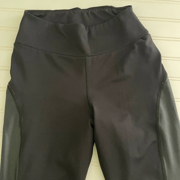 Lilium Active Leggings Size Small - Picture 2 of 4